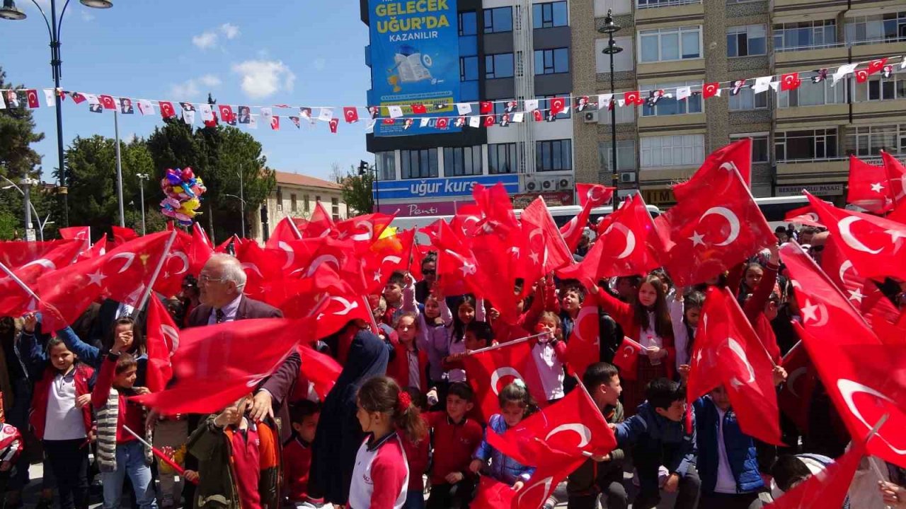 Burdur’da 23 Nisan coşkuyla kutlandı