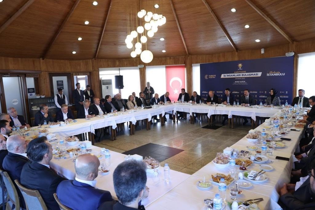 Bakan Kurum: "15 Mayıs itibariyle biz yurt dışından borç alacağız diyen Kılıçdaroğlu var"
