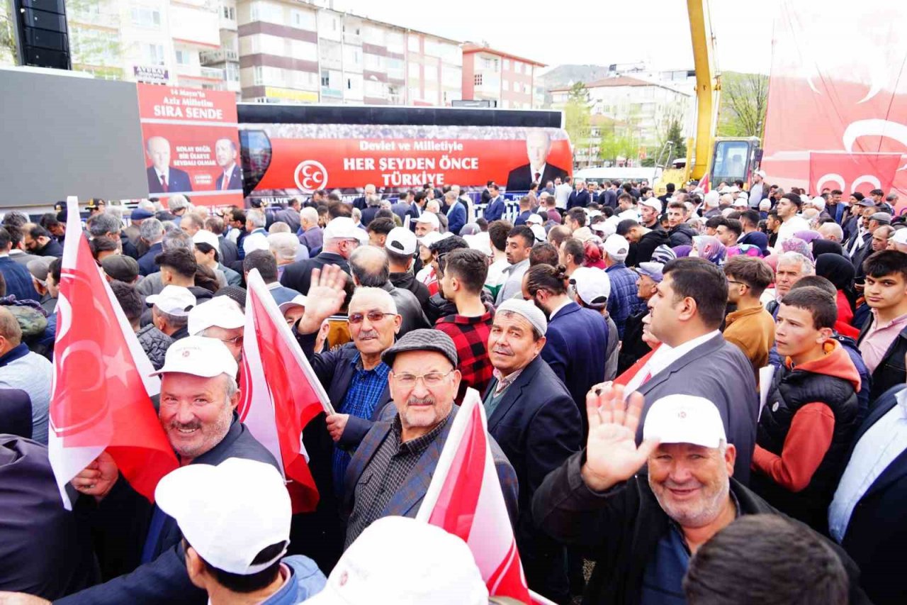 Bahçeli: "Kılıçdaroğlu Kürt kökenli kardeşlerimizin terörist muamelesi gördüğünü iddia etmiştir. Bu iddia düşman iddiasıdır"