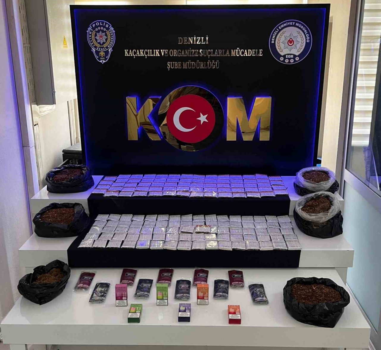 Kaçakçılık şebekelerine operasyon; 4 gözaltı