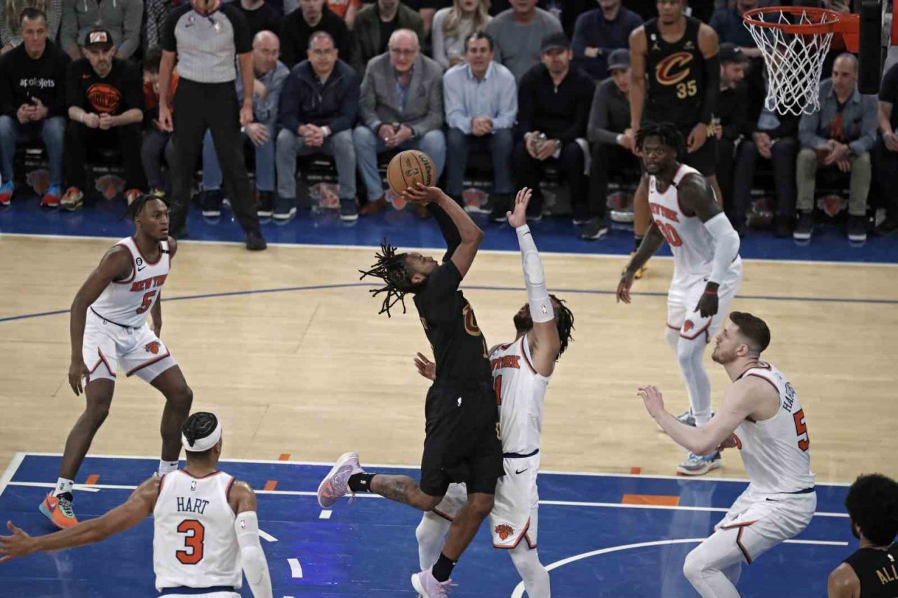 Golden State, Sacramento’yu yenerek seride durumu 2-2 yaptı