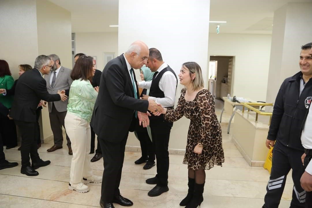 ERÜ Hastanelerinde bayramlaşma merasimi düzenlendi