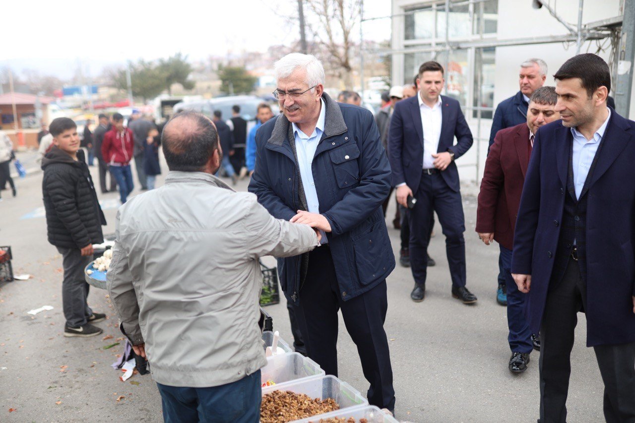 Öz; Söylemlerle değil eylemlerle çalışıyoruz