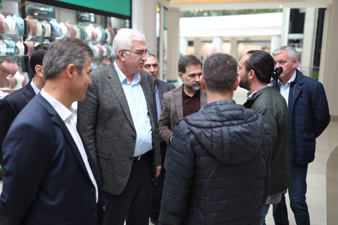 Öz; Söylemlerle değil eylemlerle çalışıyoruz