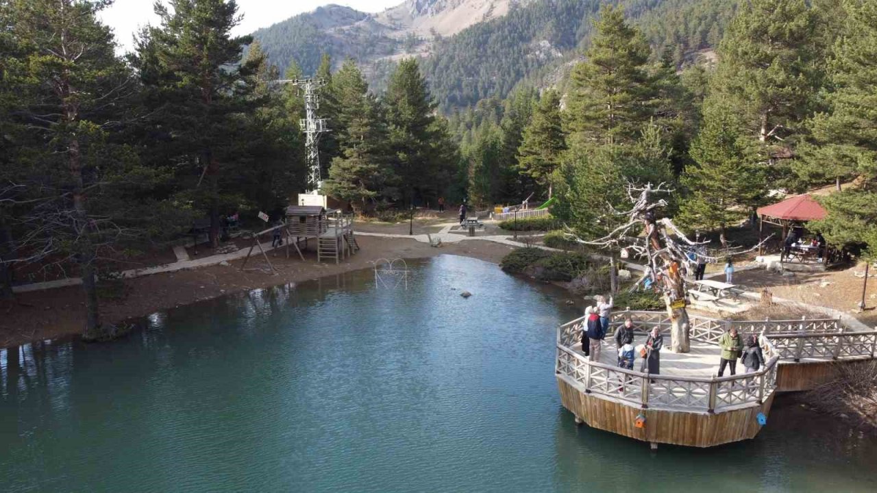 Limni Gölü’nde turizm sezonu Ramazan Bayramı tatili ile açıldı