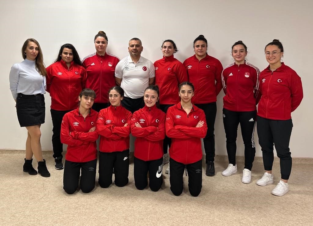 Halterde milliler, 22 madalya ile şampiyonaya damga vurdu