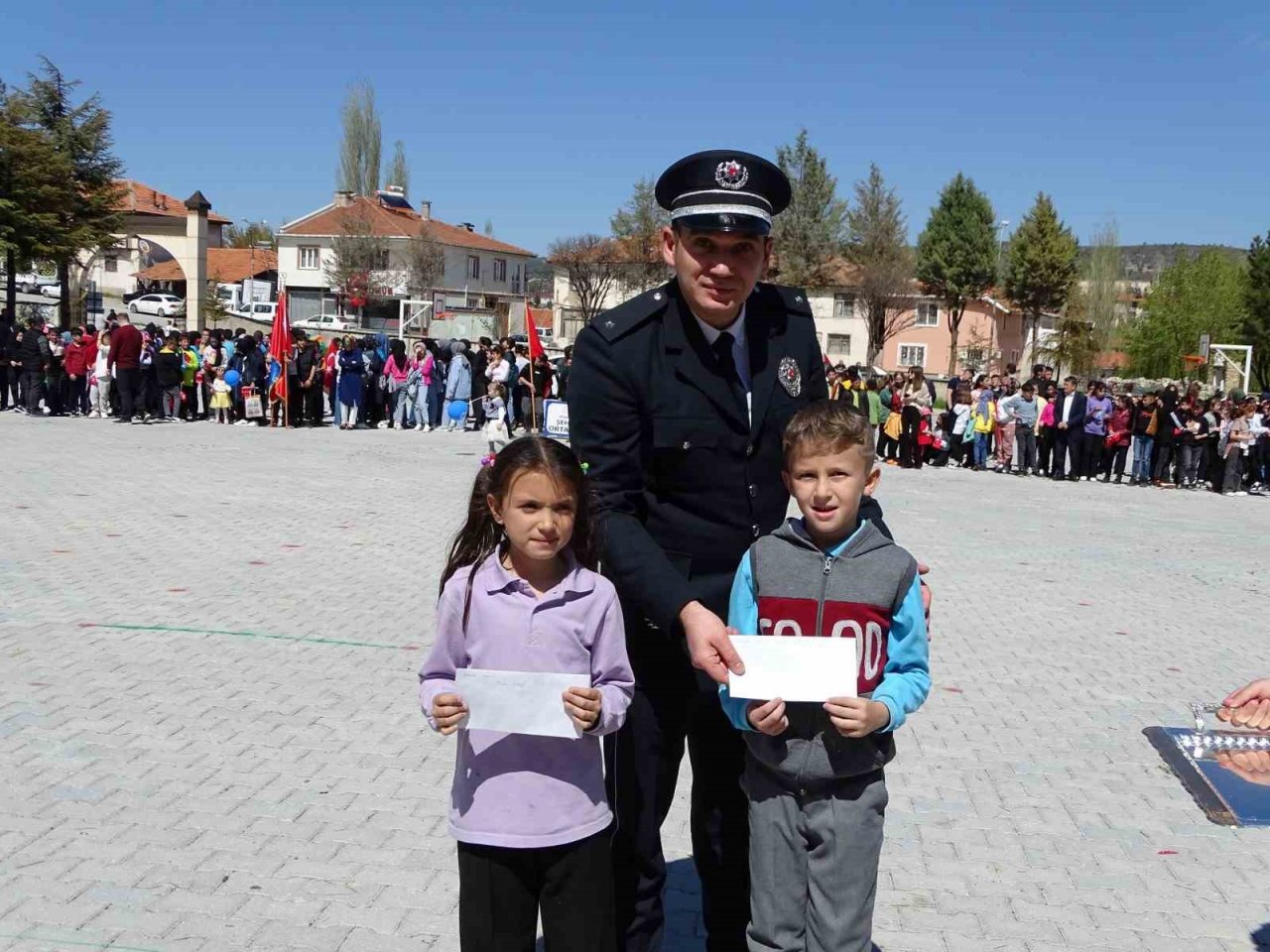 Hisarcık’ta yarışmalarda dereceye giren öğrenciler ödüllendirildi