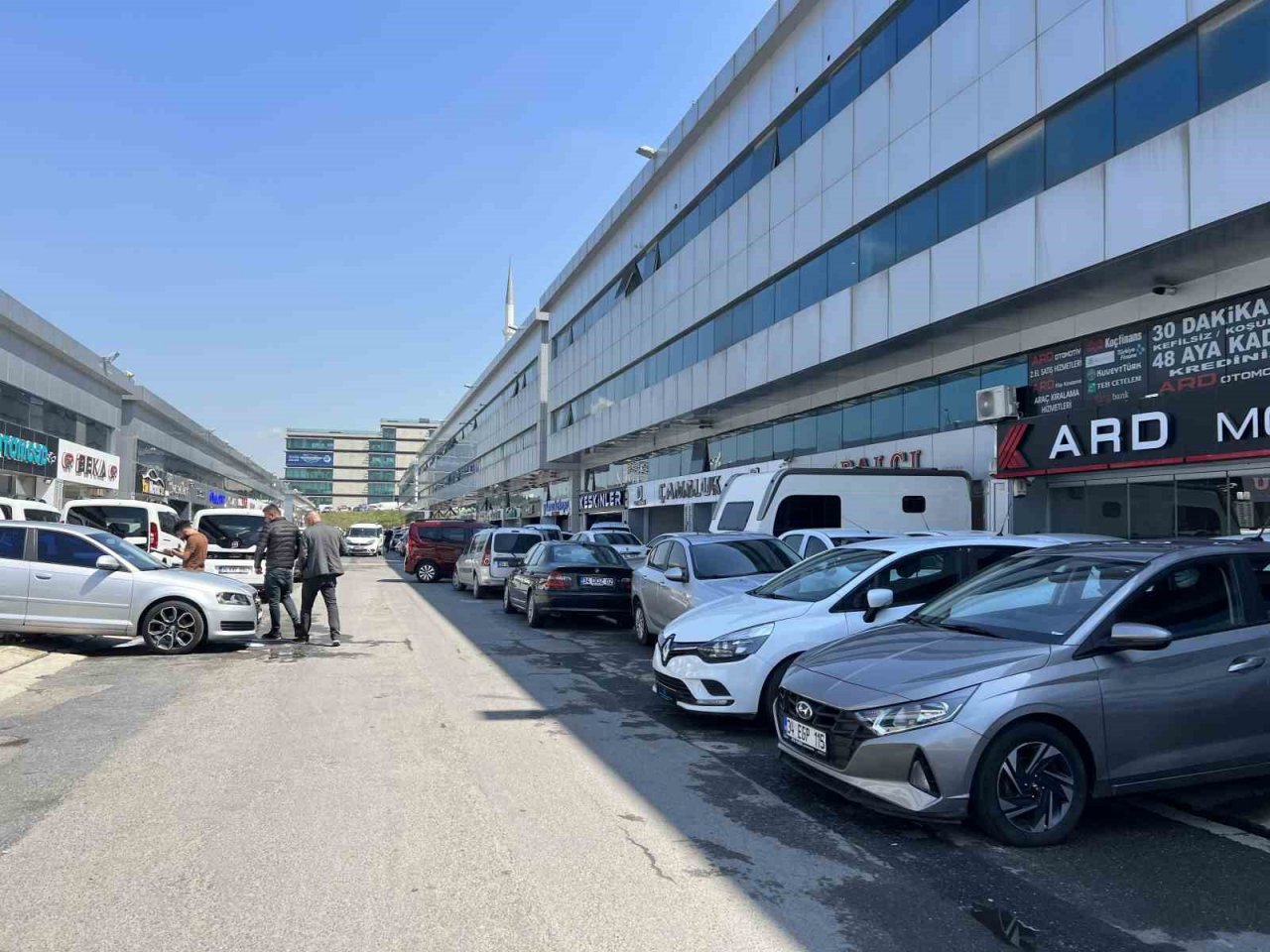 İkinci el otomobil piyasası bayram sonrasında sessizliğe büründü