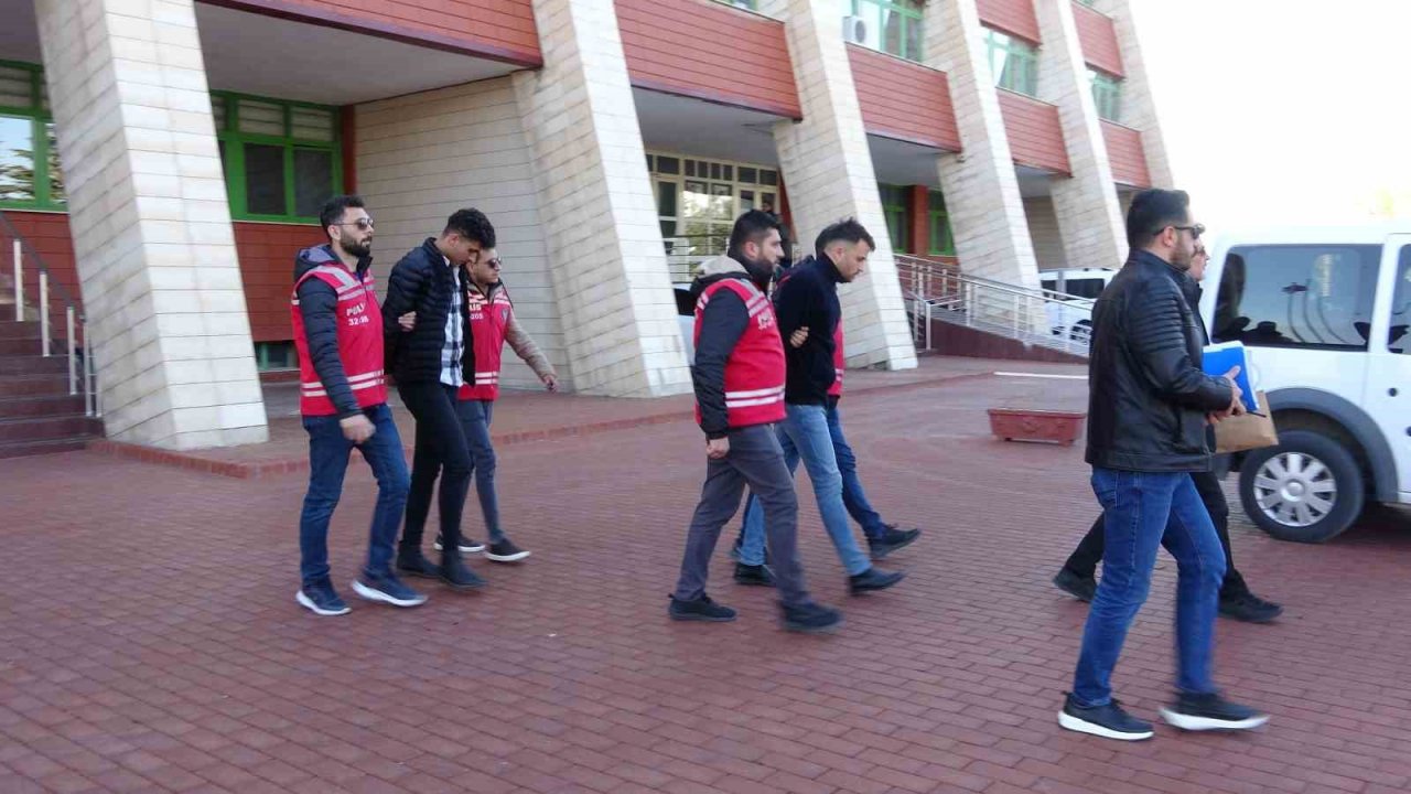 Isparta’da cinayet şüphelileri adliyeye sevk edildi