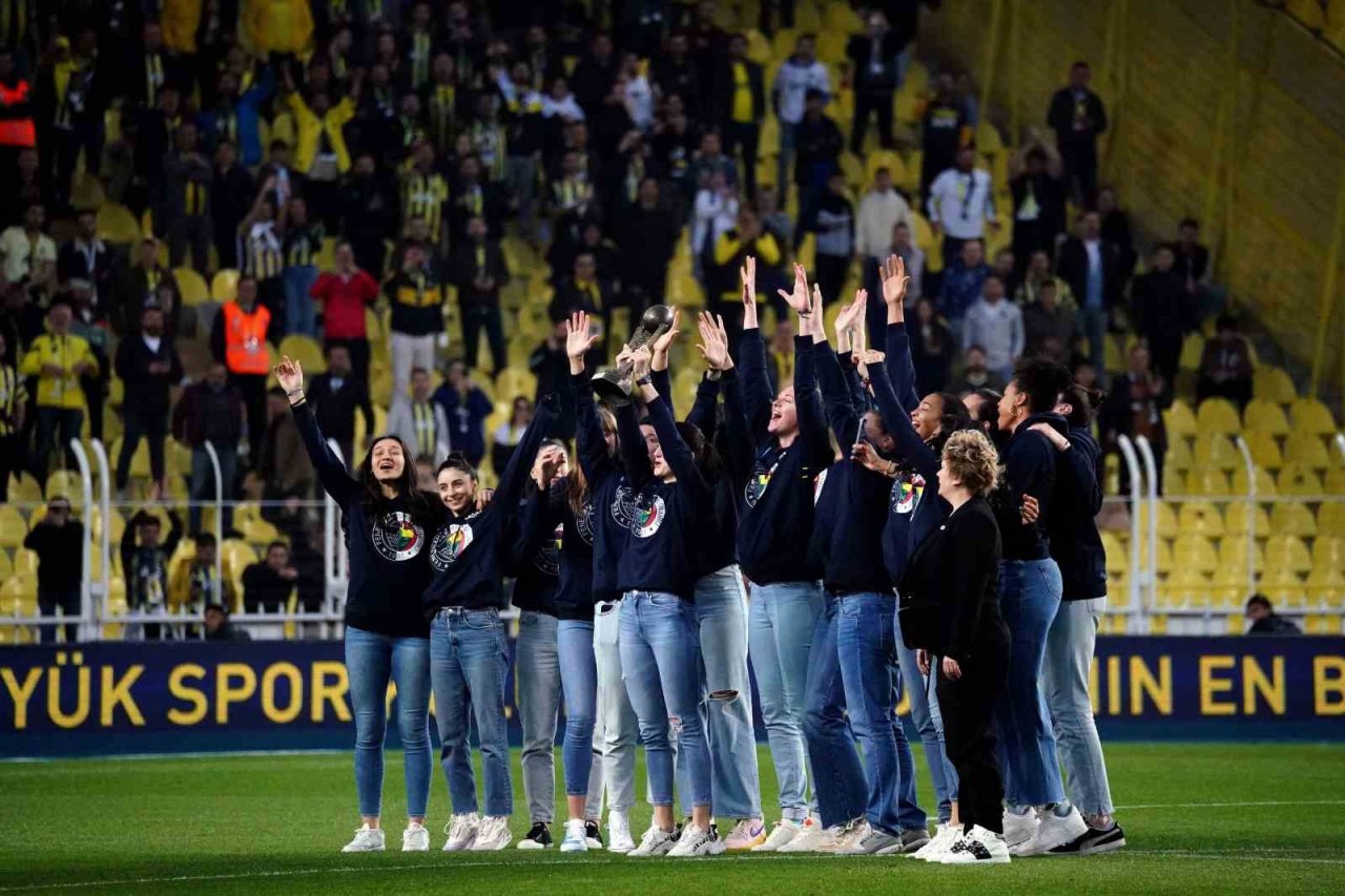 Avrupa şampiyonu Fenerbahçe Kadın Basketbol Takımı Ülker Stadı’nda