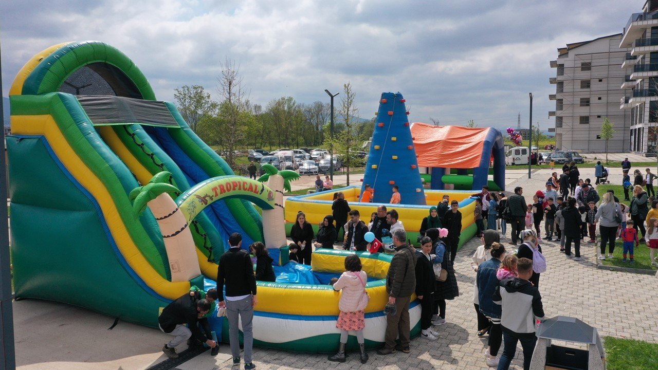 Kartepe’de çocuklar doyasıya eğlendi