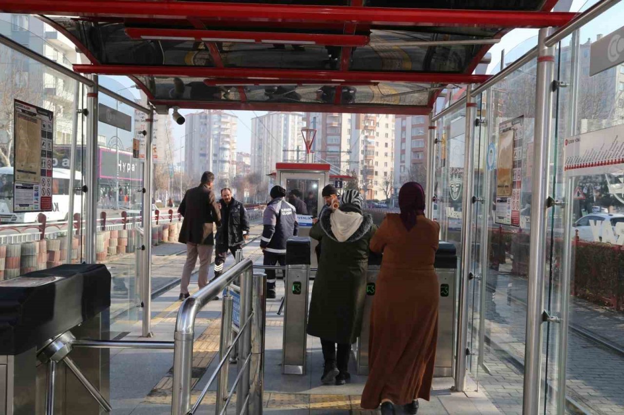 Büyükşehir, bayramda 236 bin vatandaşa tramvayla ücretsiz ulaşım hizmeti sağladı