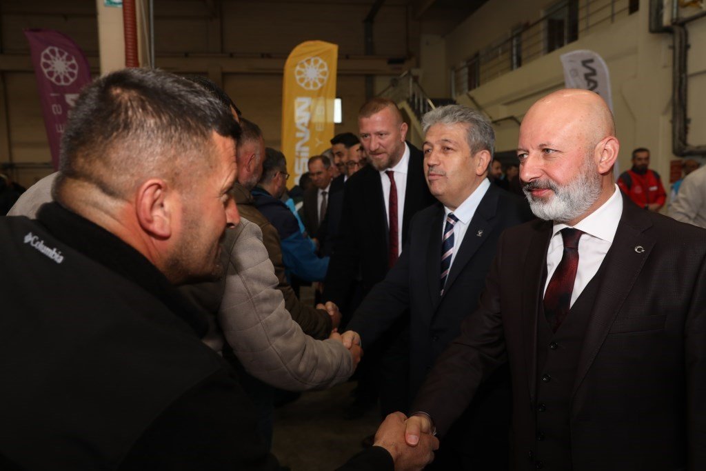 Başkan Çolakbayrakdar, mesai arkadaşlarıyla bayramlaştı