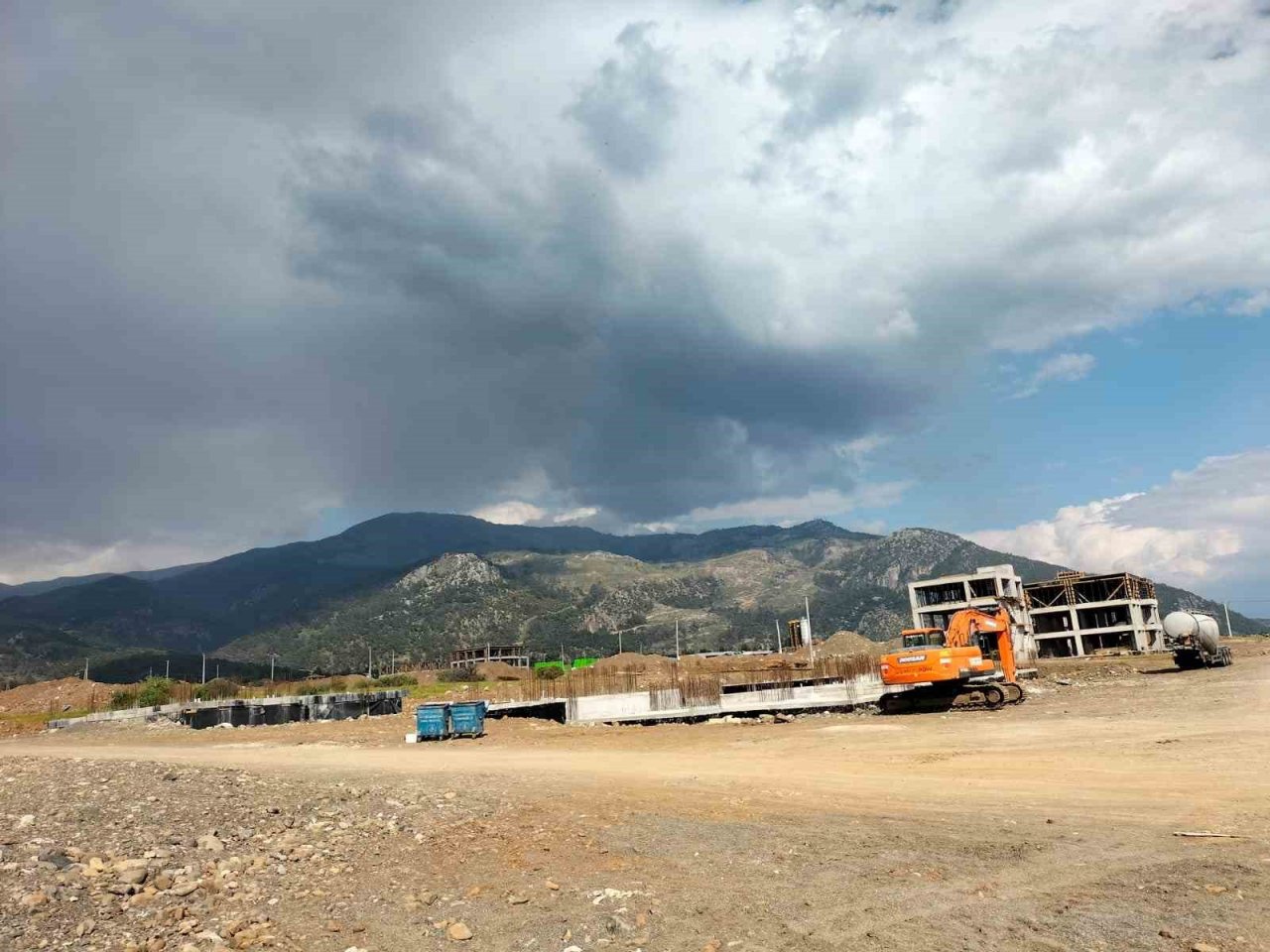 Köyceğiz’de TOKİ konutlarının inşaatı başladı