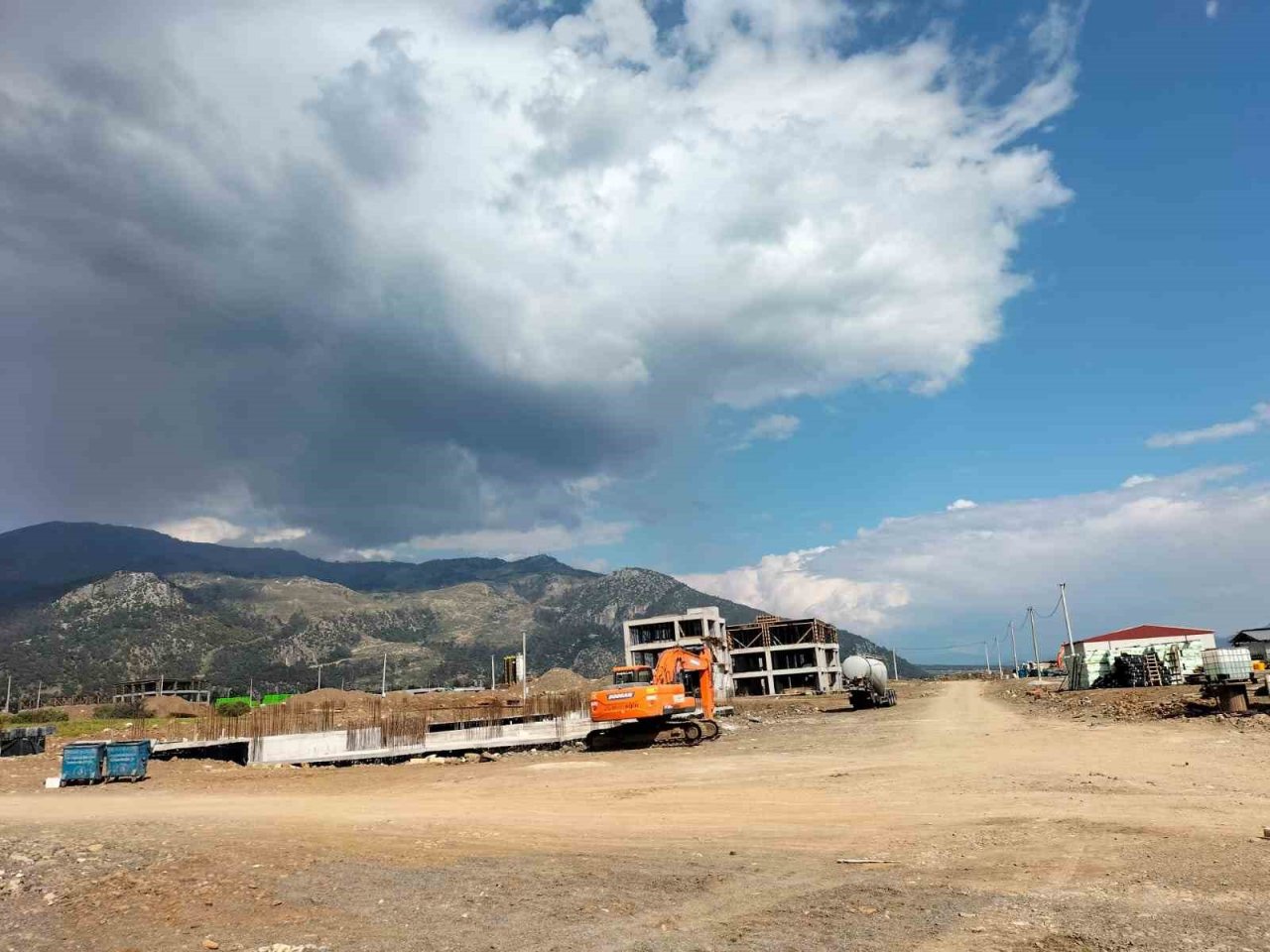 Köyceğiz’de TOKİ konutlarının inşaatı başladı