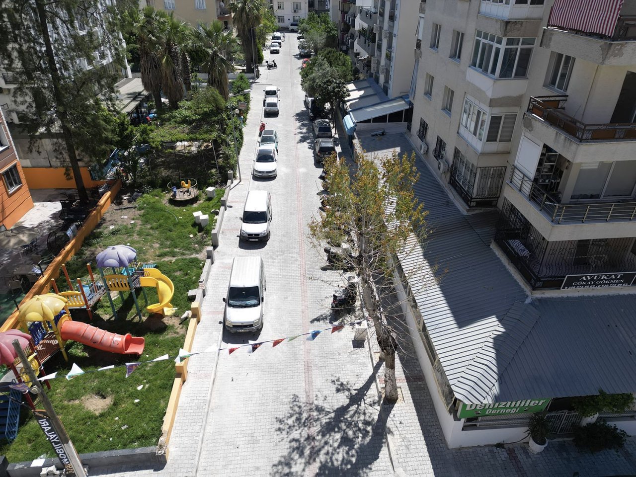 Kuşadası’nda yol çalışmaları devam ediyor