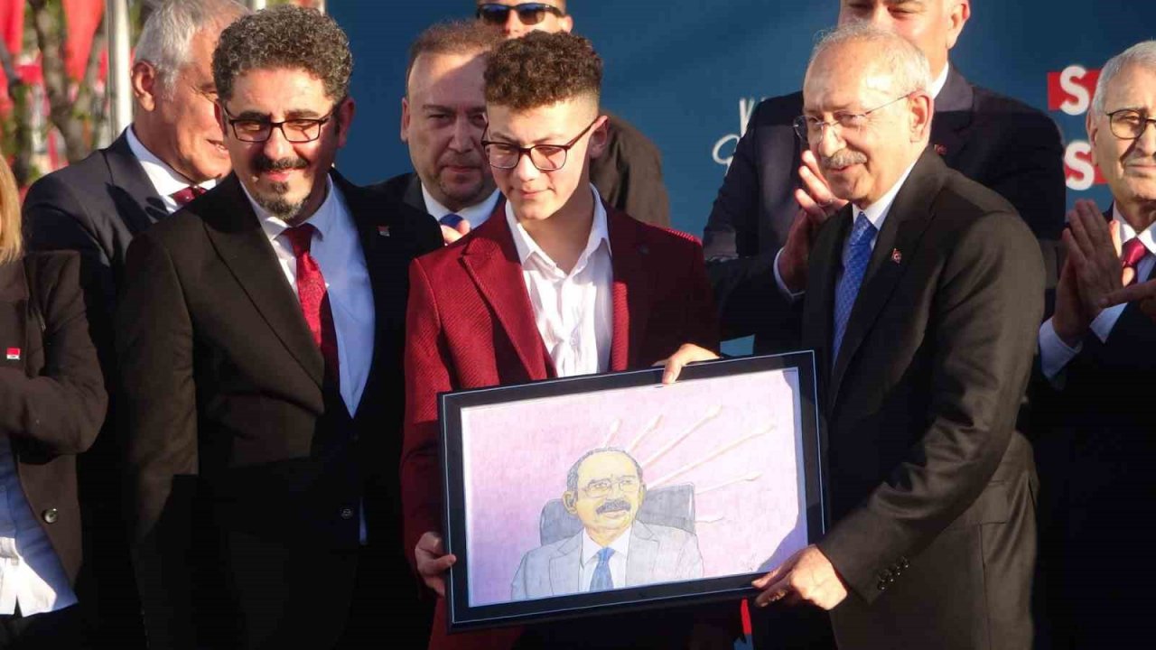 Millet İttifakı Cumhurbaşkanı Adayı Kılıçdaroğlu, Uşaklılara vaatlerini anlattı