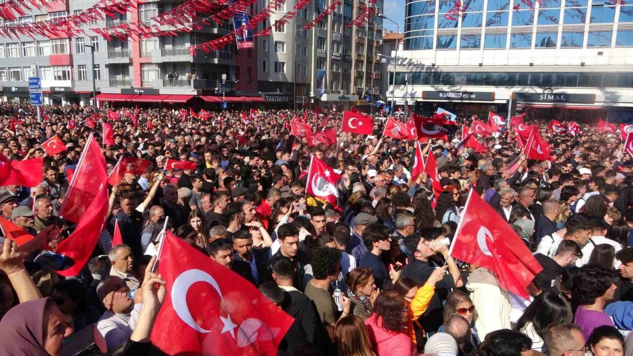 Millet İttifakı Cumhurbaşkanı Adayı Kılıçdaroğlu, Uşaklılara vaatlerini anlattı