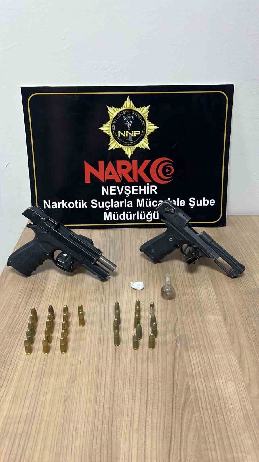Nevşehir’de uyuşturucu taciri 2 şüpheli tutuklandı