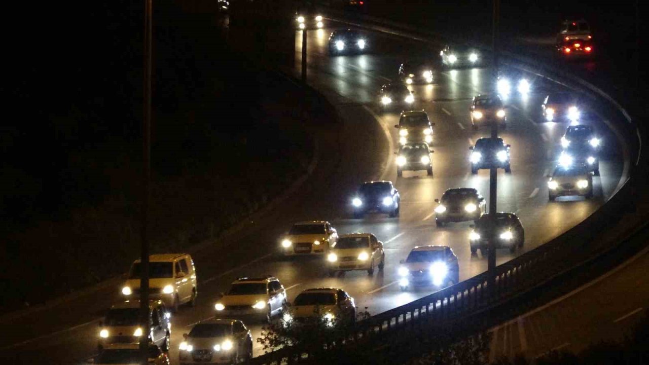 TEM Otoyolu’nun Kocaeli geçişine bayram trafiği yoğunluğu