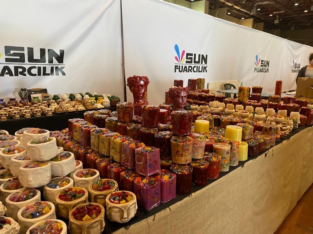 Yöresel Ürünler Fuarı’nda depremzede esnafa destek
