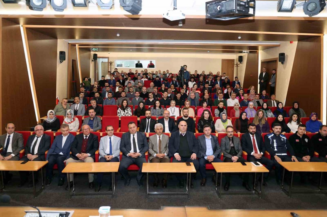 Başkan Yalçın personelle bayramlaştı: “Sizlerin sayesinde Talas Belediyesi konuşuluyor”