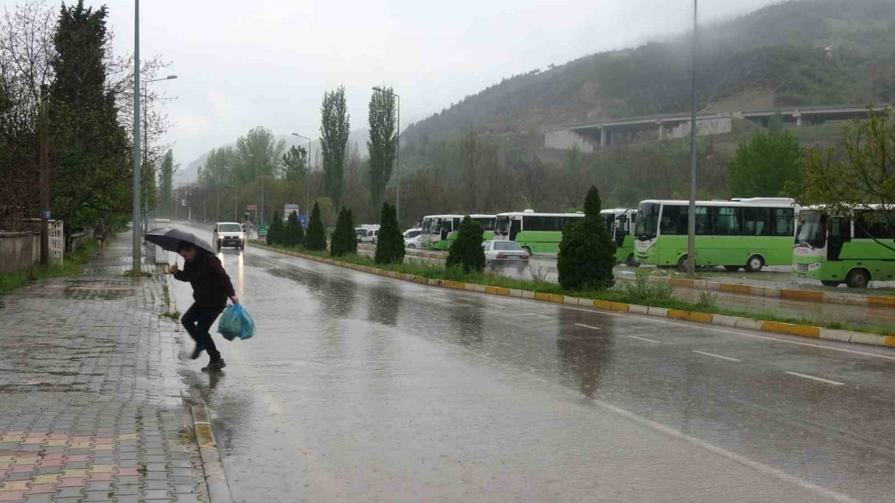 Tokat’ta sağanak yağış etkili oldu