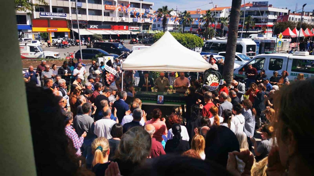 Trafik kazasında hayatını kaybeden doktor, son yolculuğuna uğurlandı