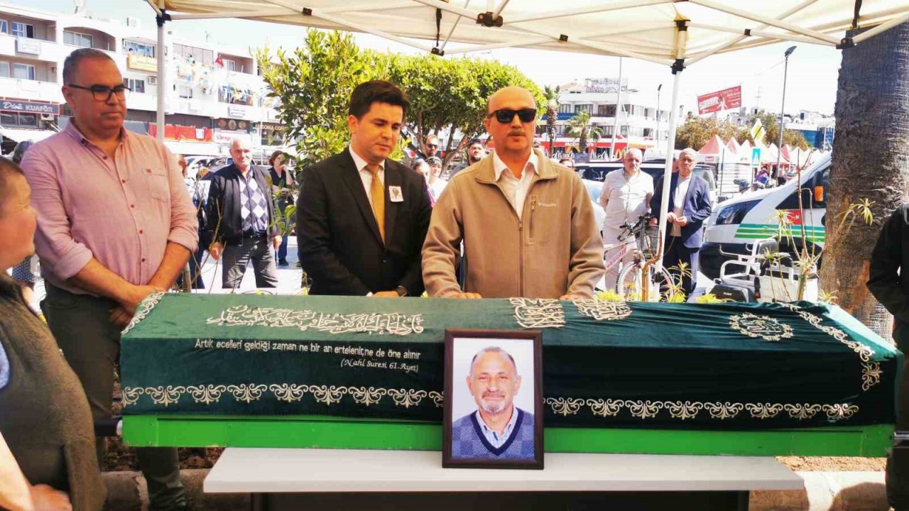 Trafik kazasında hayatını kaybeden doktor, son yolculuğuna uğurlandı