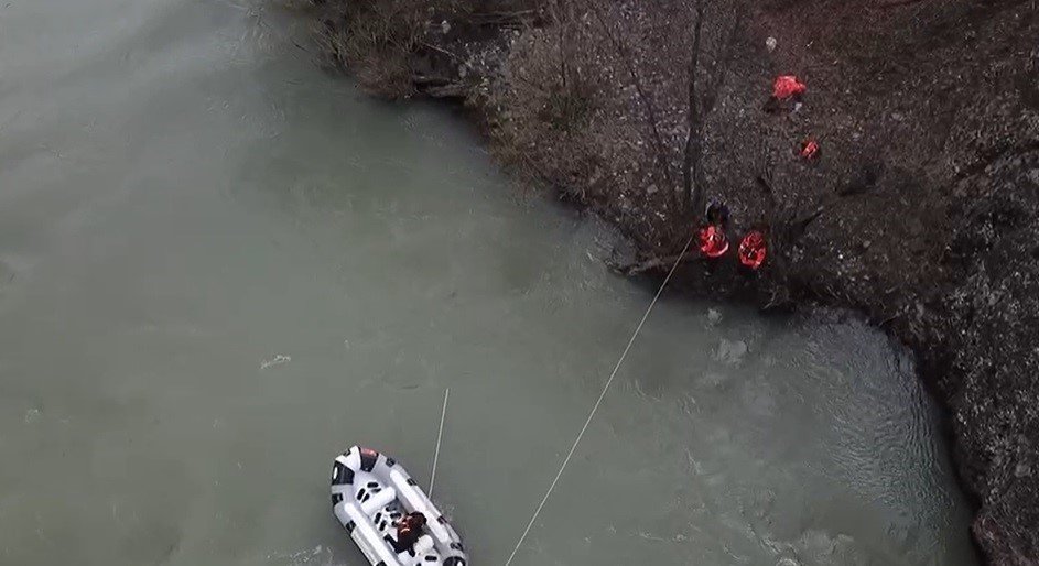 Munzur Çayı’na düşen kayıp 3 genci arama çalışmaları 4’üncü günde de sürüyor
