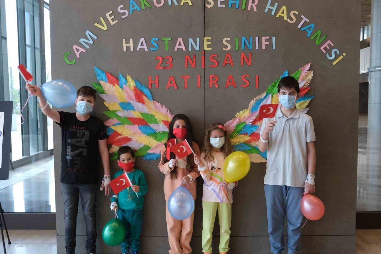 Çam ve Sakura Şehir Hastanesi’nde "23 Nisan" coşkusu