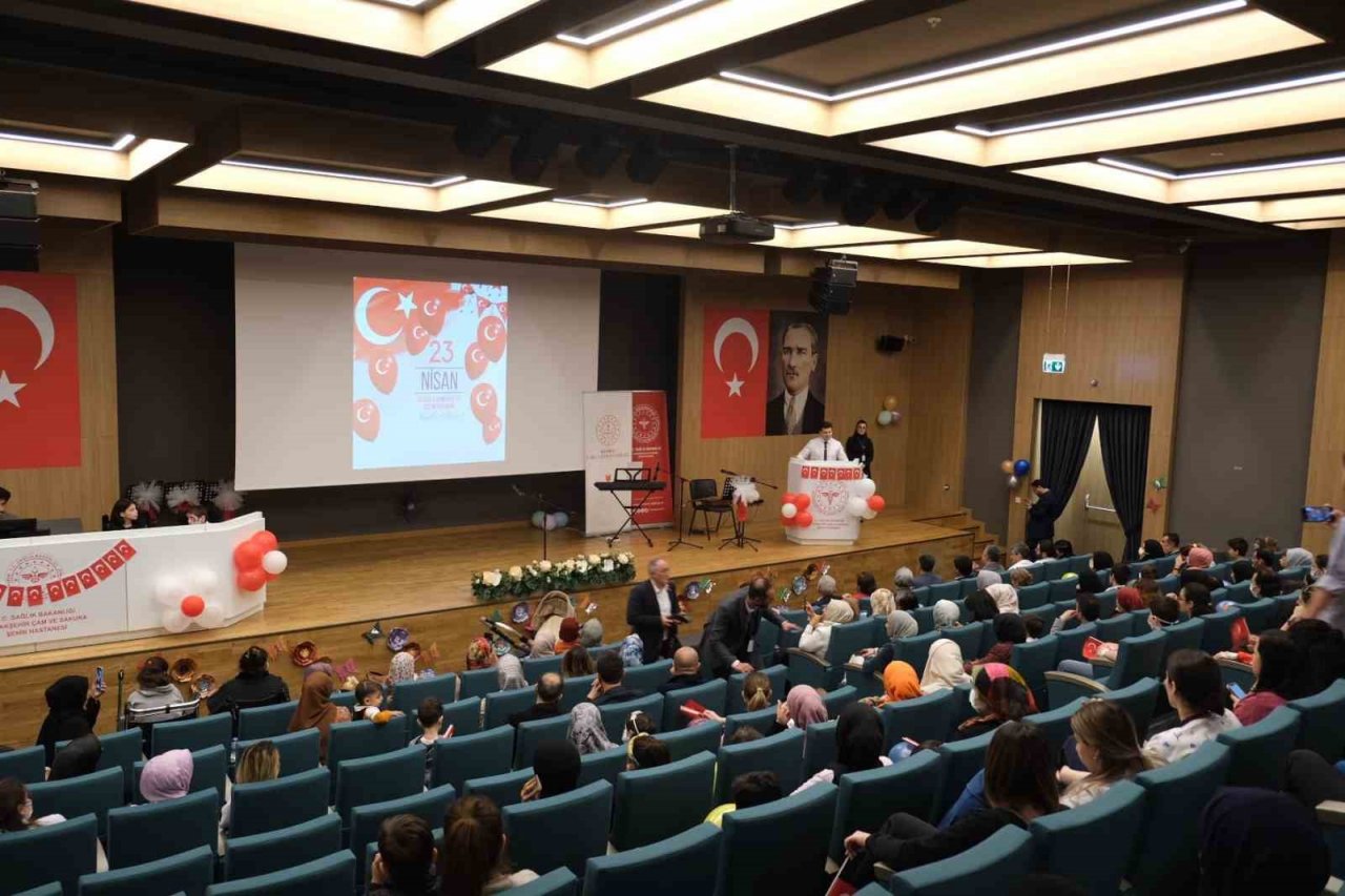 Çam ve Sakura Şehir Hastanesi’nde "23 Nisan" coşkusu