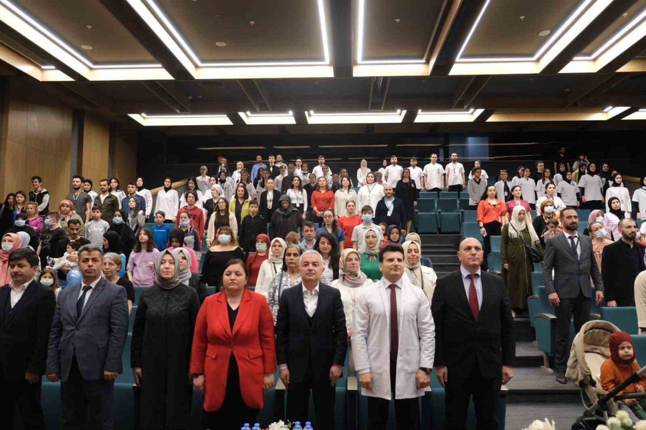 Çam ve Sakura Şehir Hastanesi’nde "23 Nisan" coşkusu