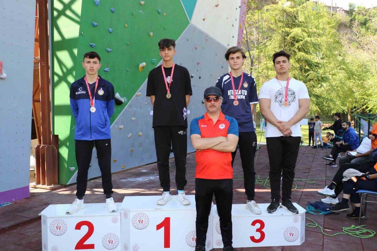 Zirvede heyecan yaşayan sporcular, Aydın’ı temsil edecek