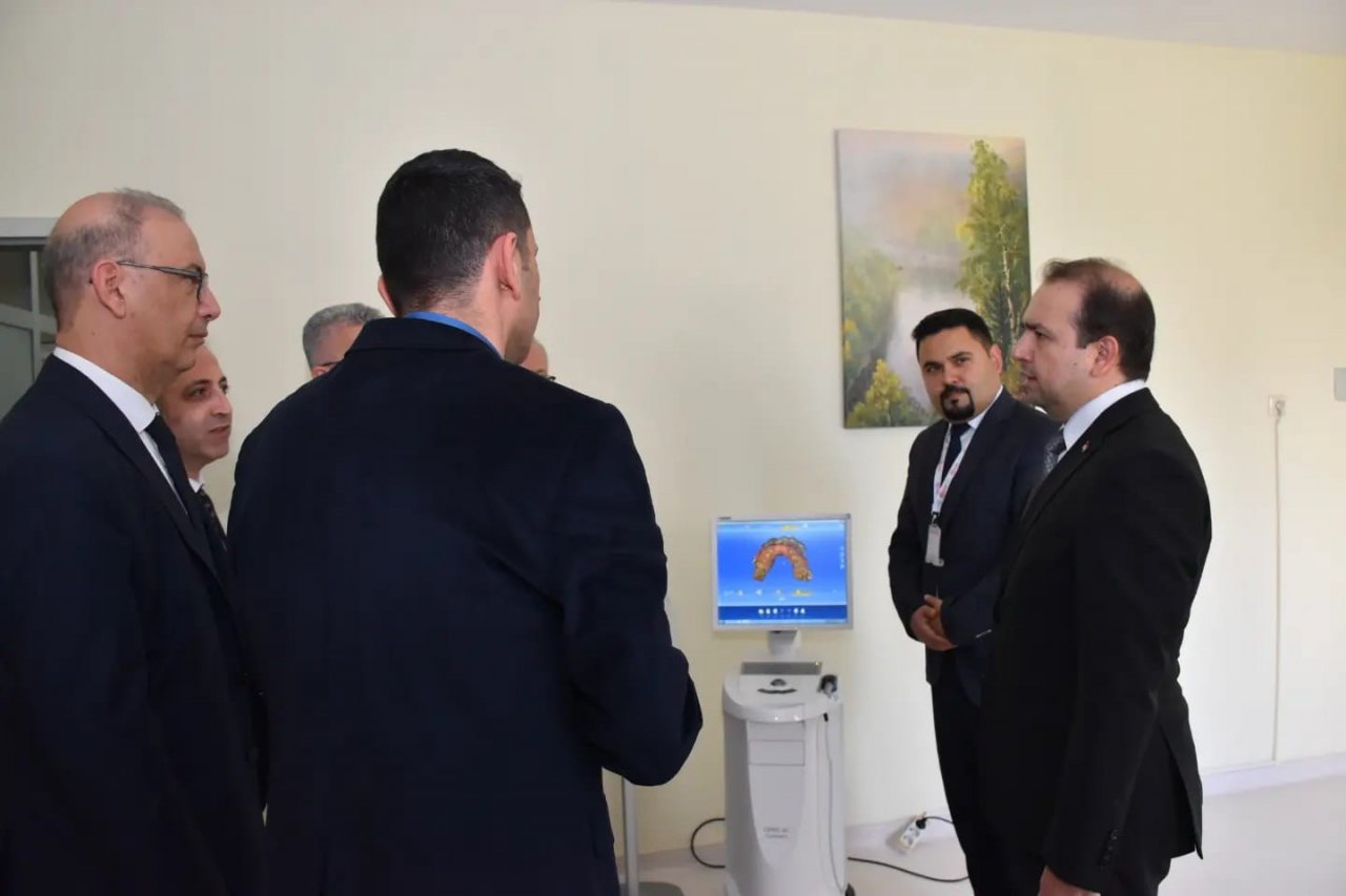 İl Sağlık Müdürü Şenkul, Ağız ve Diş Sağlığı Merkezi’ndeki çalışmaları yerinde inceledi