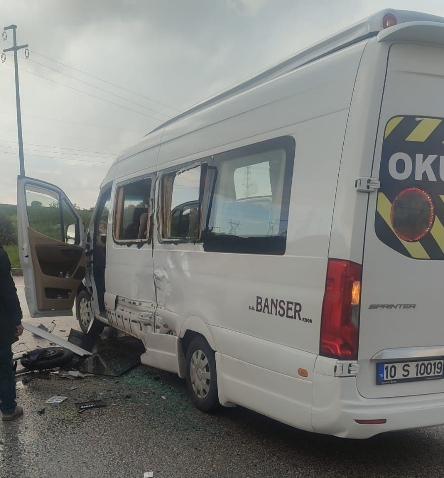 Bandırma Edincik kavşağında trafik kazası: 1 yaralı