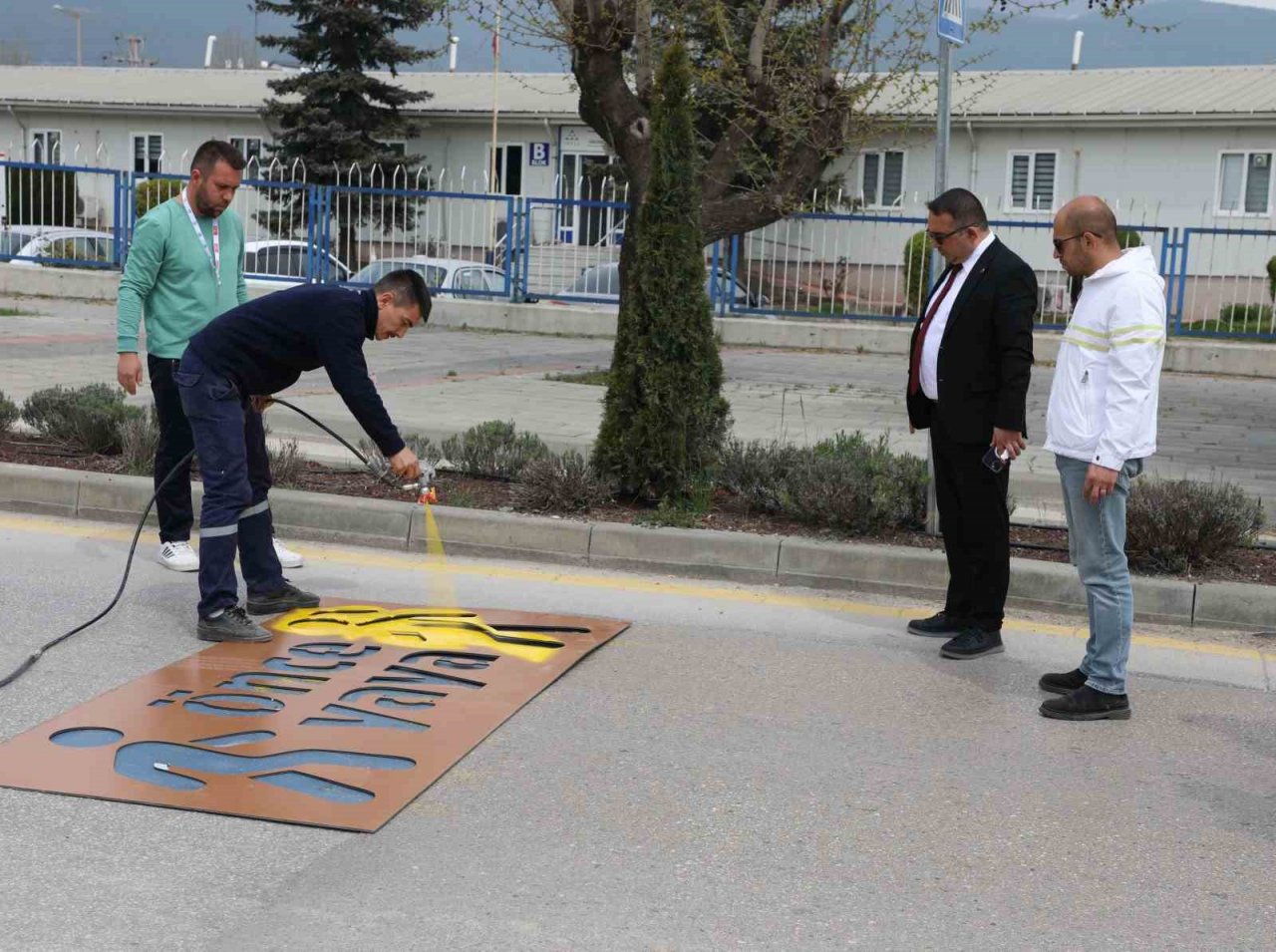 Bolu’da 200 yaya geçidi boyanacak