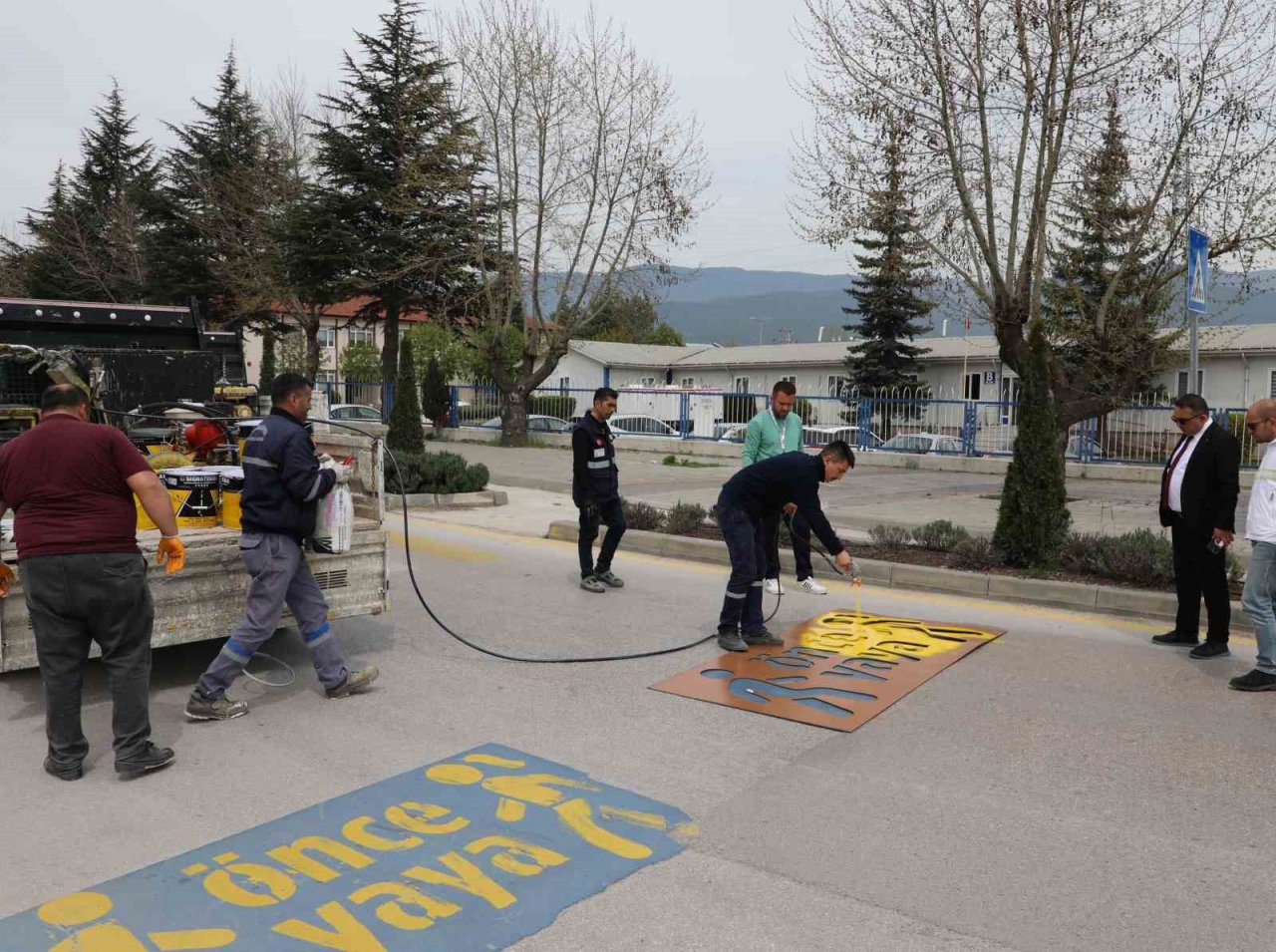 Bolu’da 200 yaya geçidi boyanacak