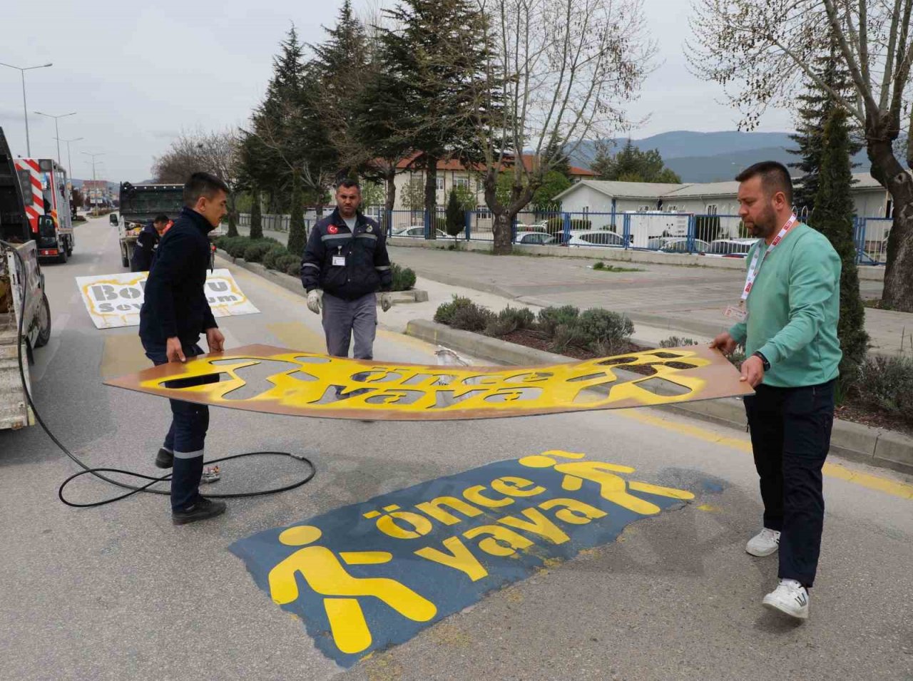 Bolu’da 200 yaya geçidi boyanacak
