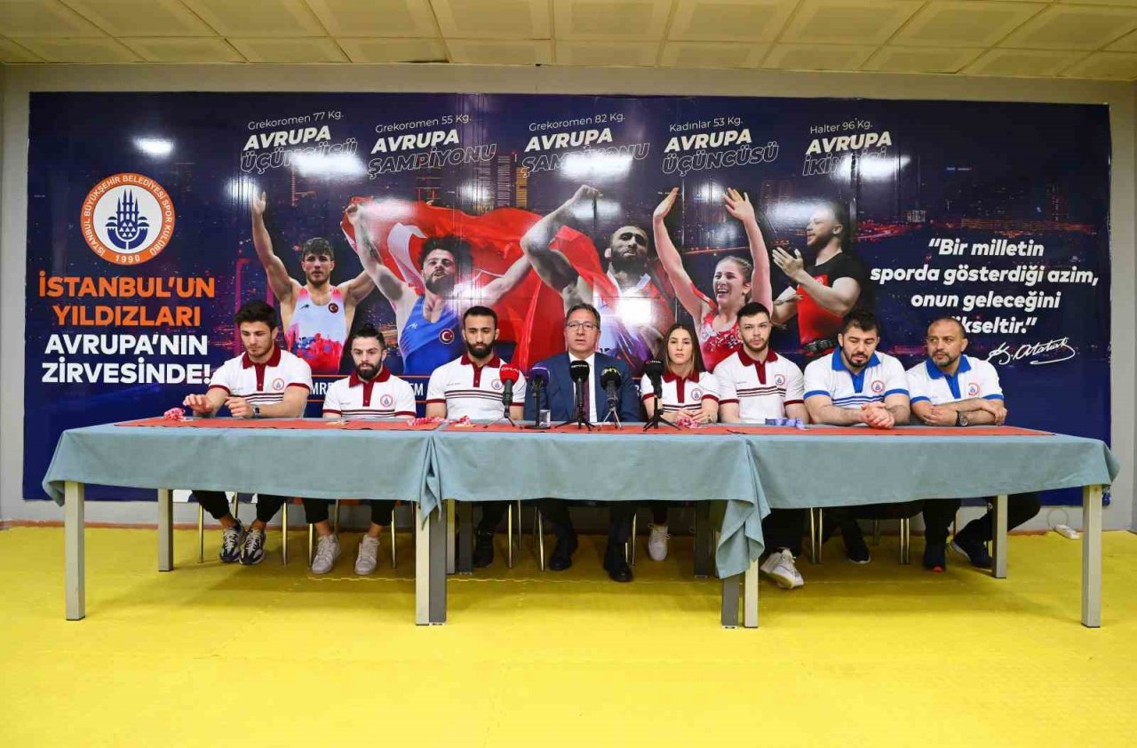 İBBSK Başkanı Fatih Keleş, Avrupa şampiyonalarında madalya alan sporcularla buluştu