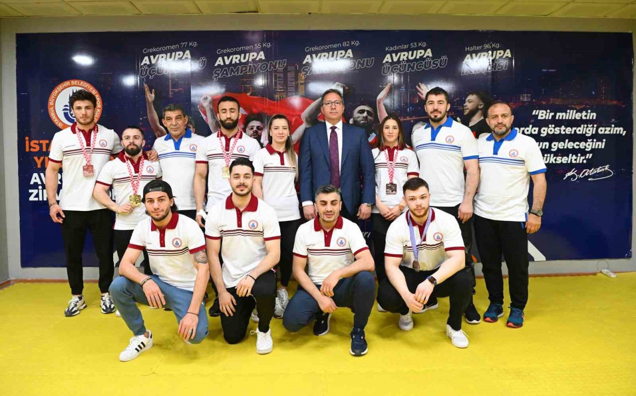 İBBSK Başkanı Fatih Keleş, Avrupa şampiyonalarında madalya alan sporcularla buluştu