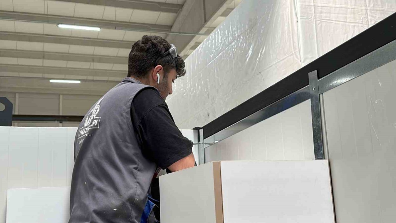 Deprem bölgelerinin seçim konteynerleri Düzce’de üretiliyor