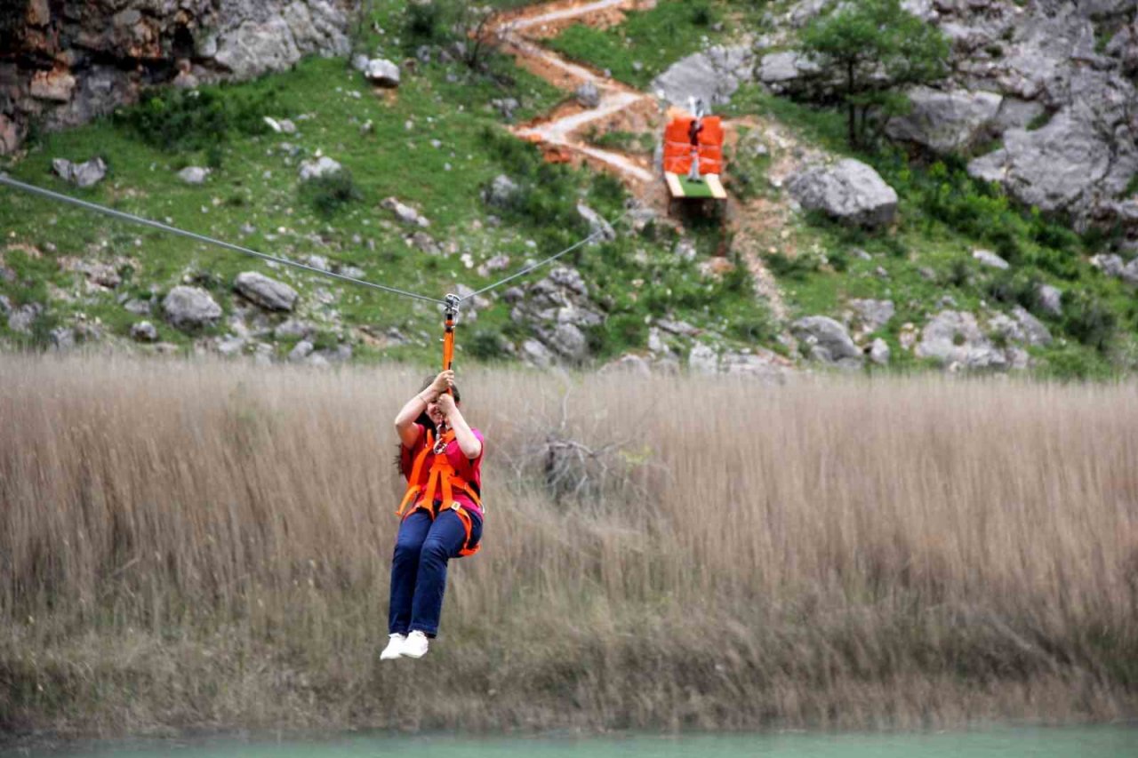 Dünyanın ikinci büyük kanyonunda zipline ve tekne keyfi