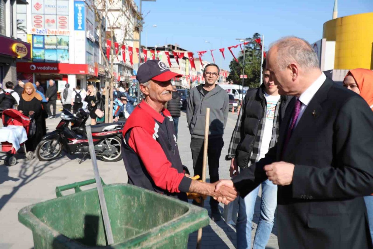 İtalyan öğretmen ve öğrencilerden Başkan Özlü’ye yakın ilgi