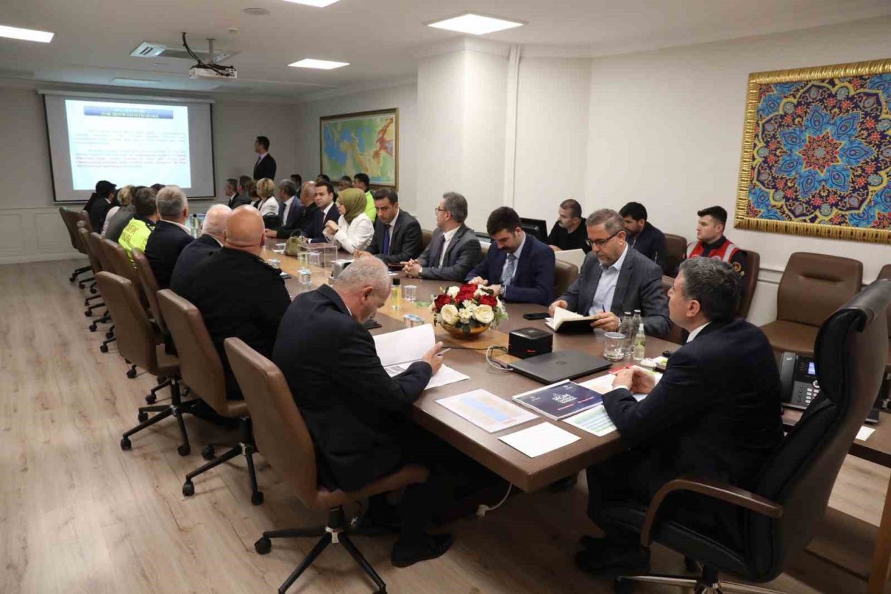 Seçim güvenliği için toplandılar