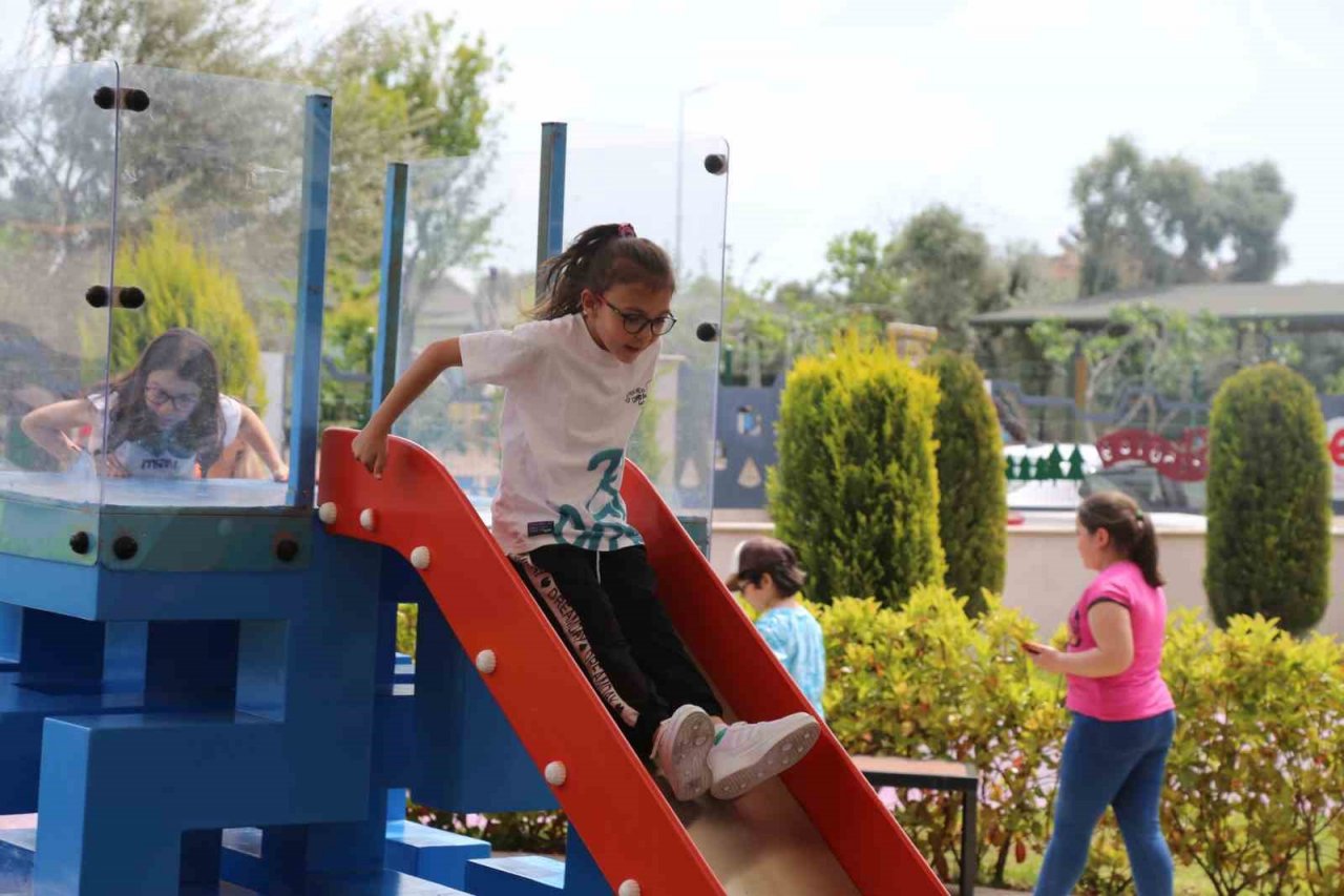 Efeler’in Bilim Parkı konuklarını ağırlamaya devam ediyor