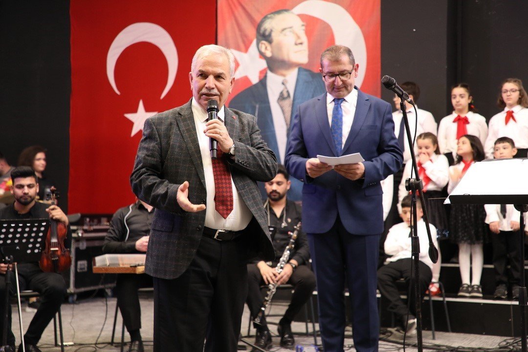 40 kişilik çocuk korosundan unutulmaz konser