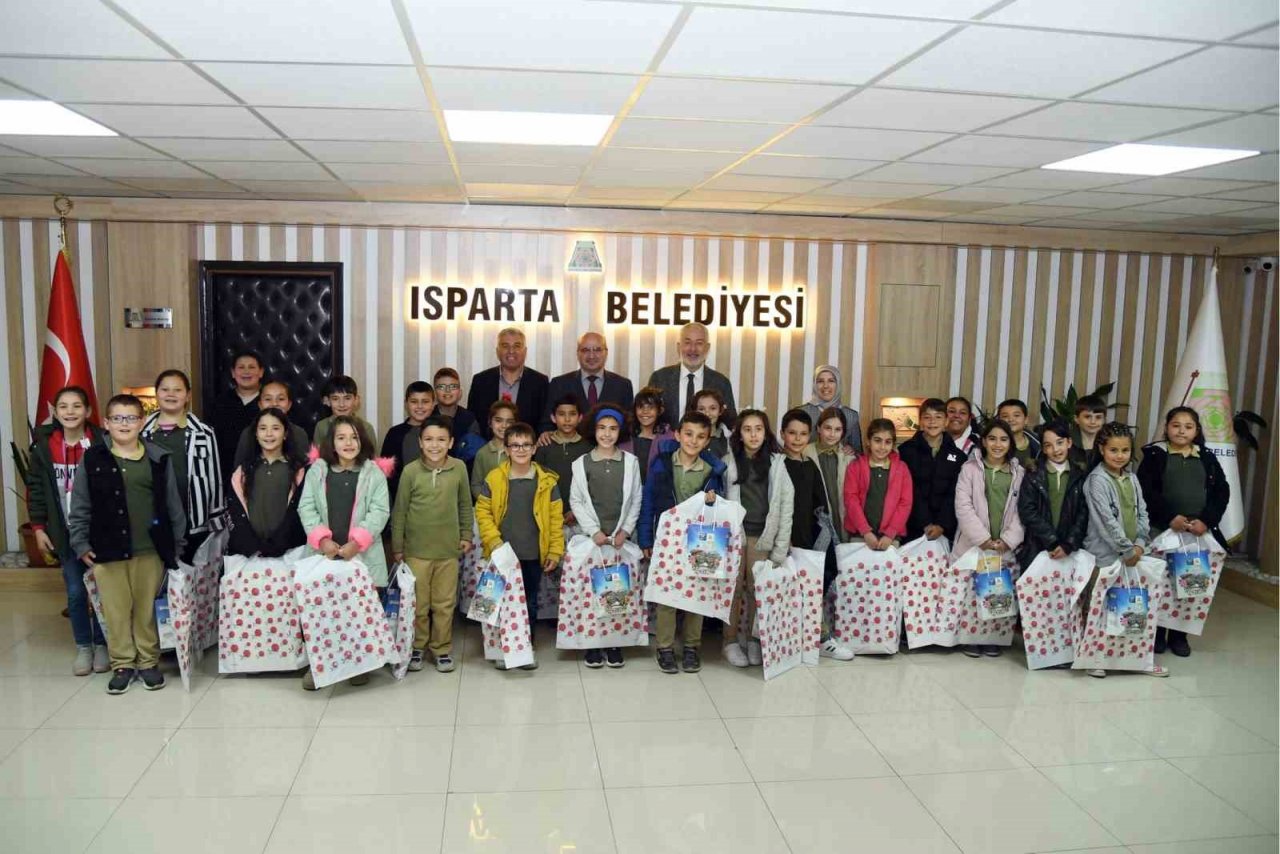 Isparta Belediye başkanı Başdeğirmen’den öğrencilere "Yerel Yönetimler" dersi