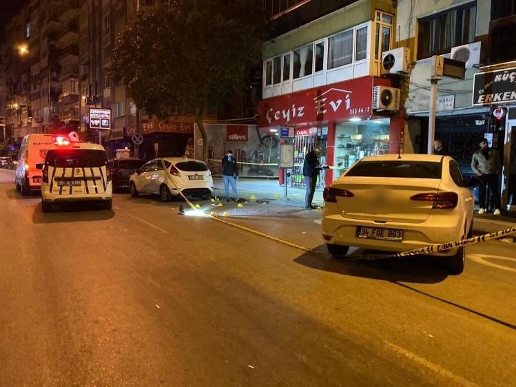 Cadde üzerinde bıçaklı, silahlı saldırıya uğrayan şahıs hayatını kaybetti