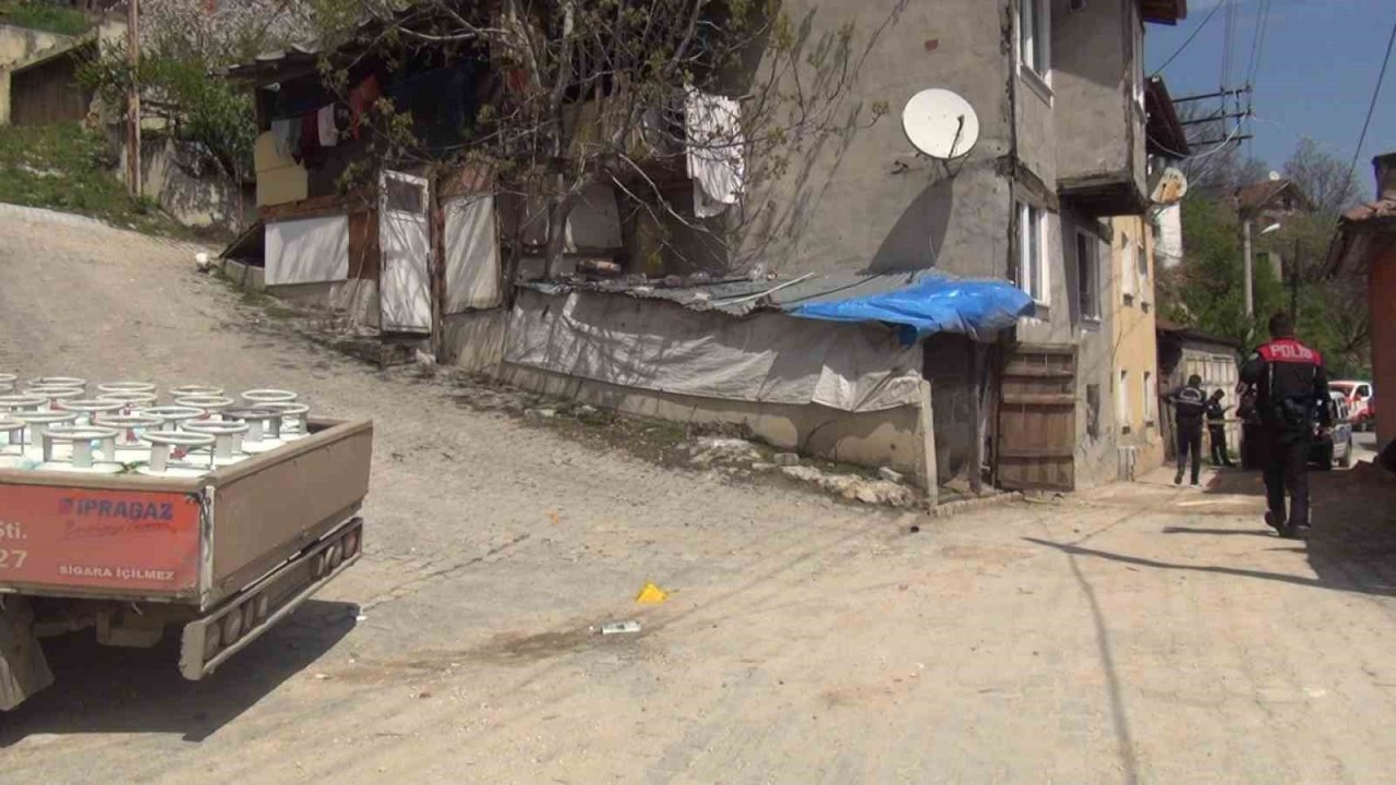 Eski eşinin evine defalarca ateş etti, eski kayınvalidesini yaraladı